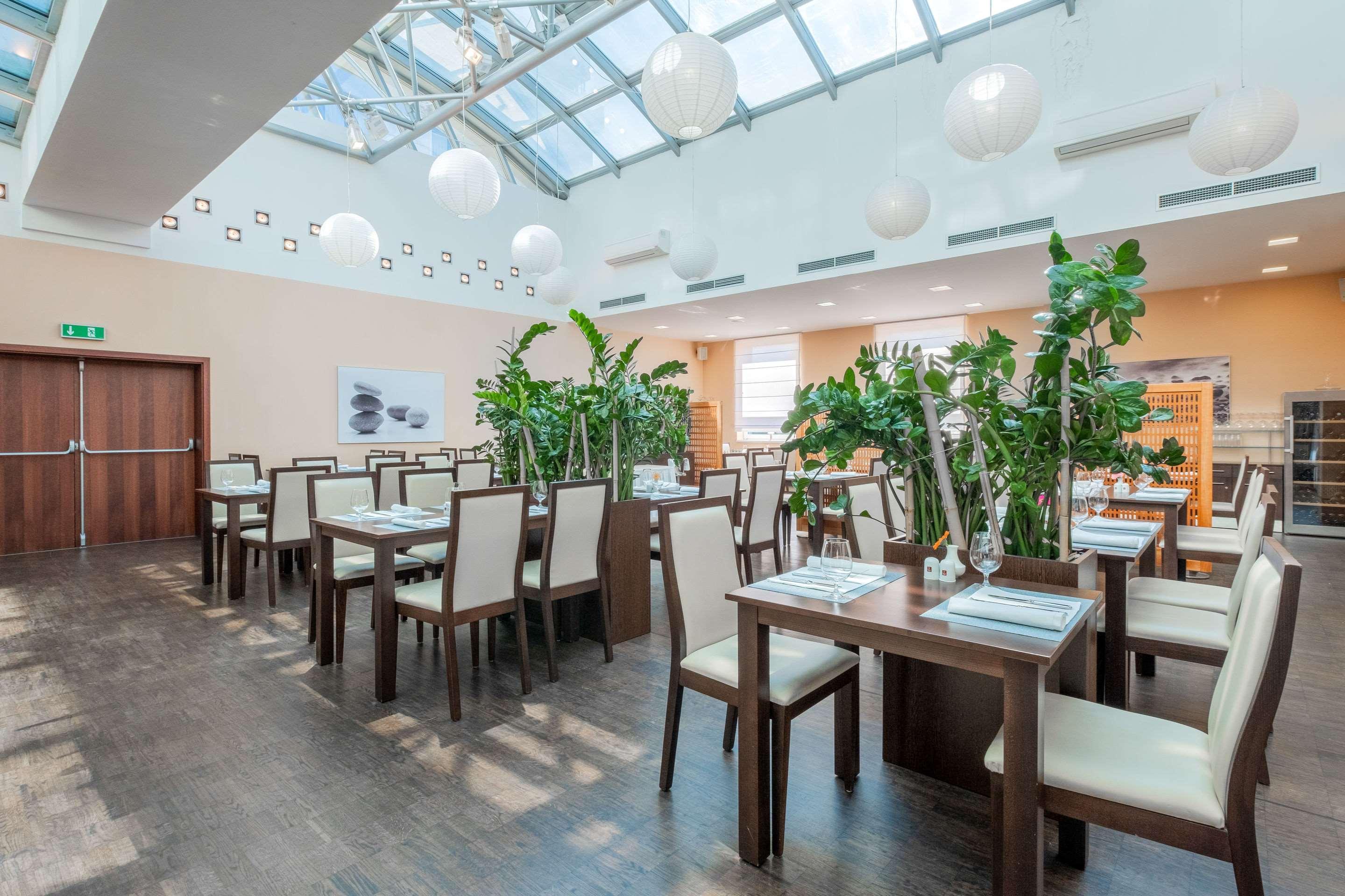 俄斯特拉发克拉丽奥酒店 外观 照片