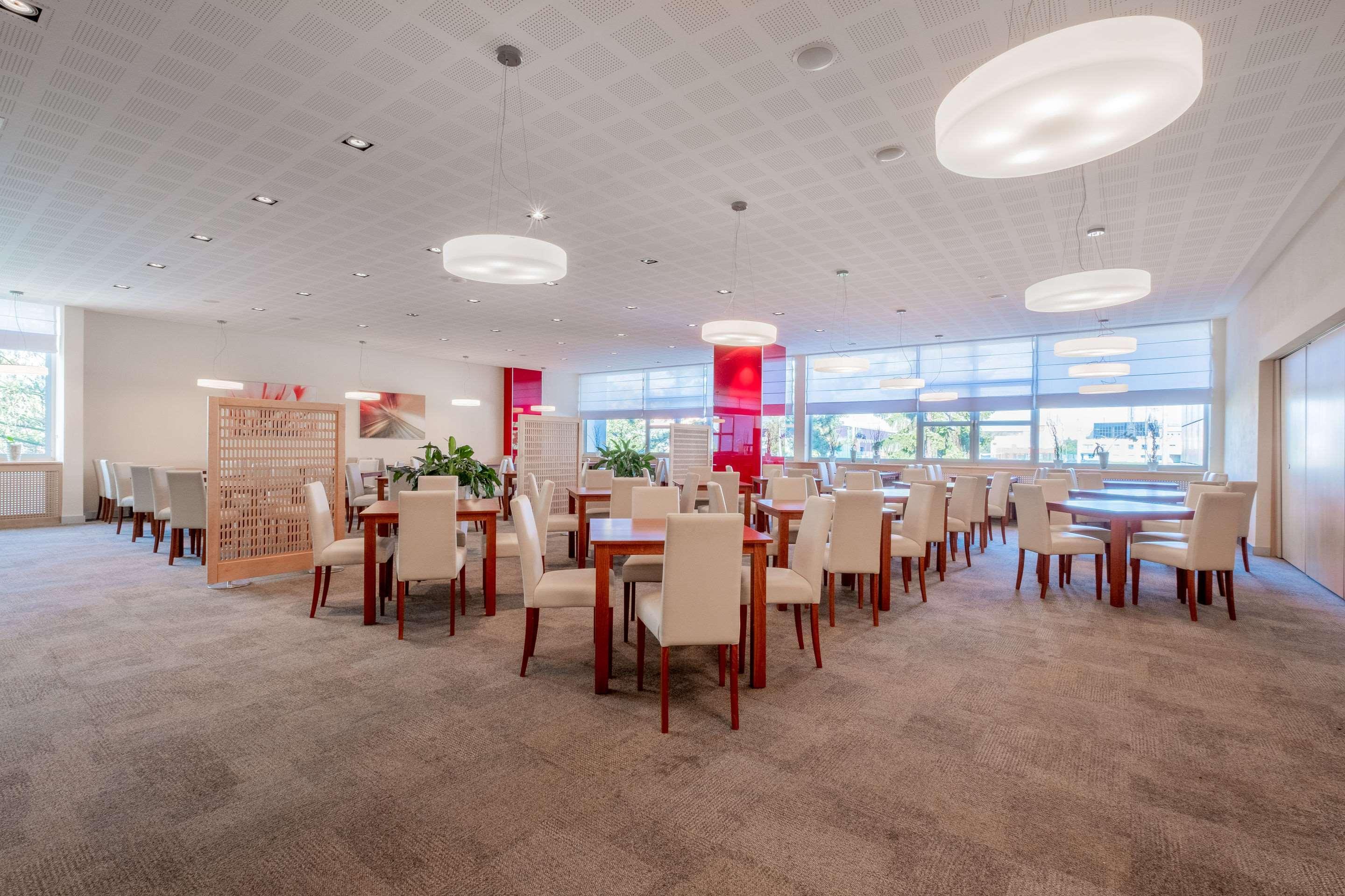 俄斯特拉发克拉丽奥酒店 外观 照片